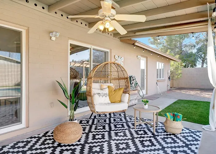 Villa Designer Oasis - Private Pool & Insta Getaway