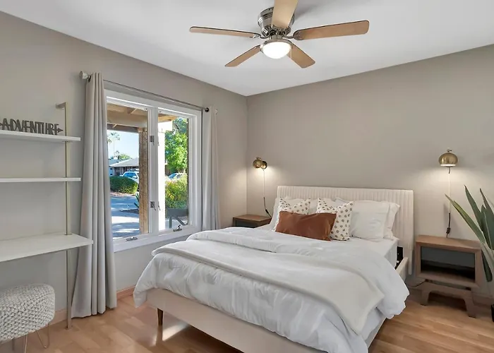 Villa Designer Oasis - Private Pool & Insta Getaway *