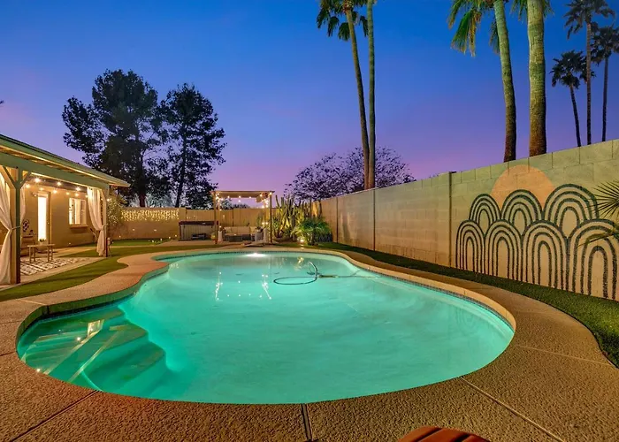 Villa Designer Oasis - Private Pool & Insta Getaway