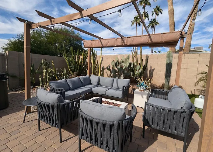 Designer Oasis - Private Pool & Insta Getaway